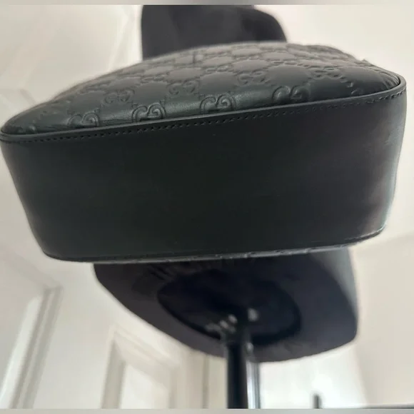 GUCCI Guccissima Small Signature Camera Bag - Picture 4 of 16